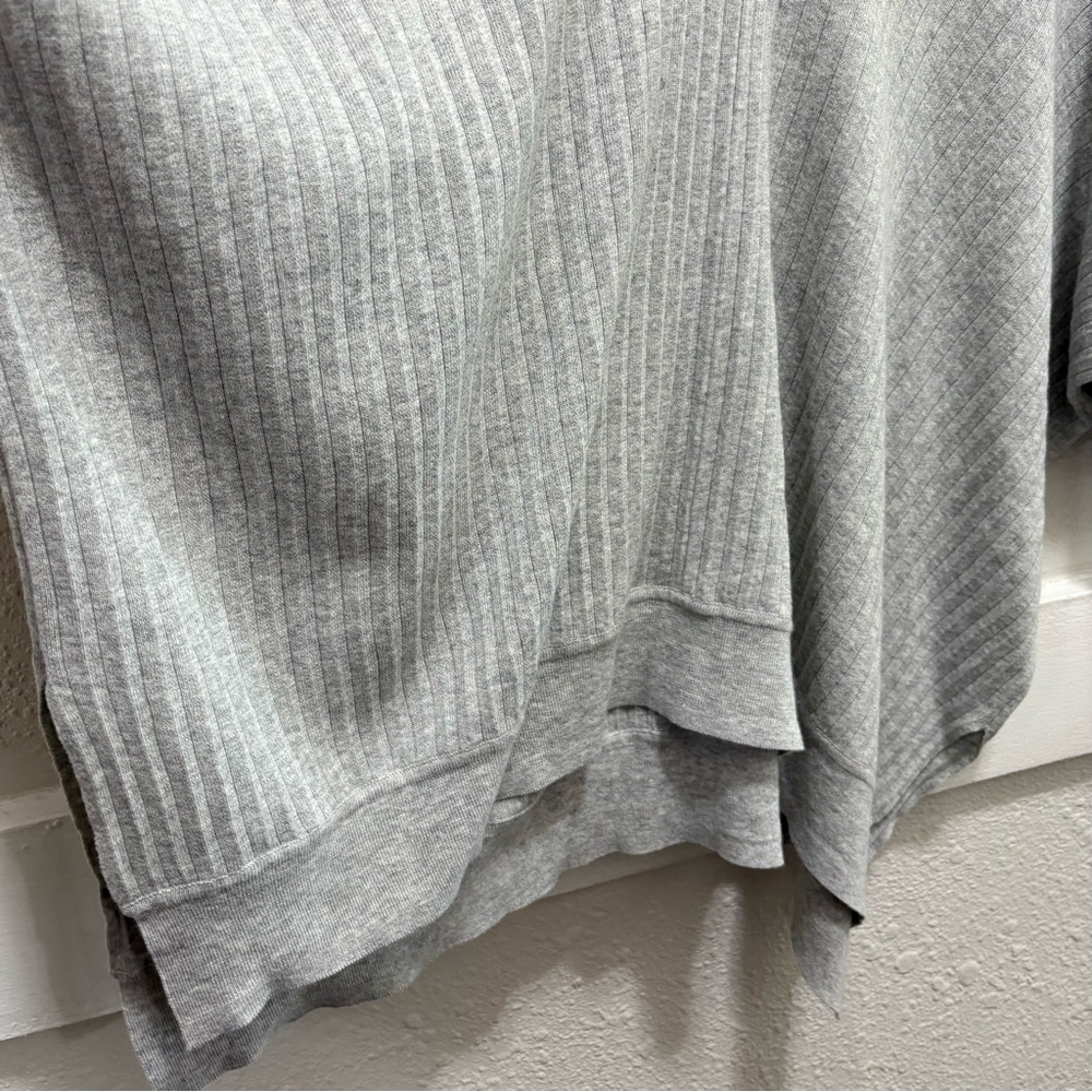 Cabi #5451 Watson Pullover Sweater Top Gray Ribbed Size XS - Picture 5 of 6